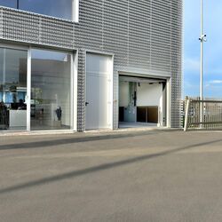 1653037934-518_1-car-lift-ip1-hmt-v07-1.jpg